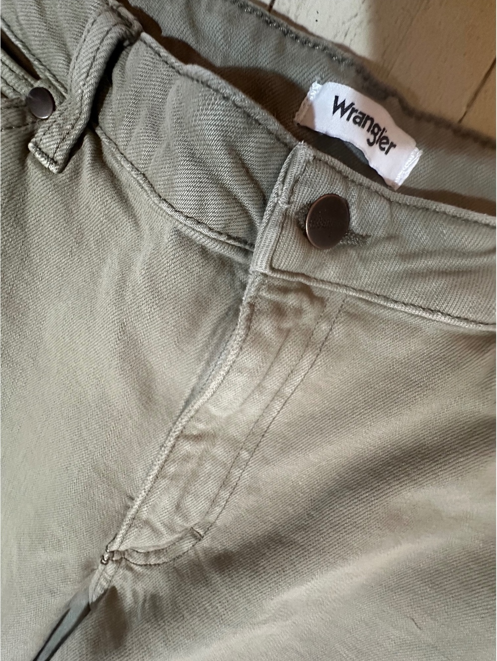 Wrangler Women's Olive Green Flared Jeans with Raw Hem - Picture 3 of 6